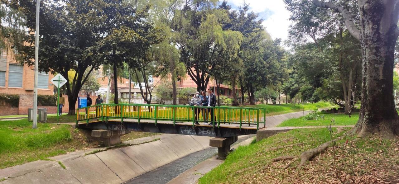 La Parada Del Tren Hostel Bogotá Zewnętrze zdjęcie
