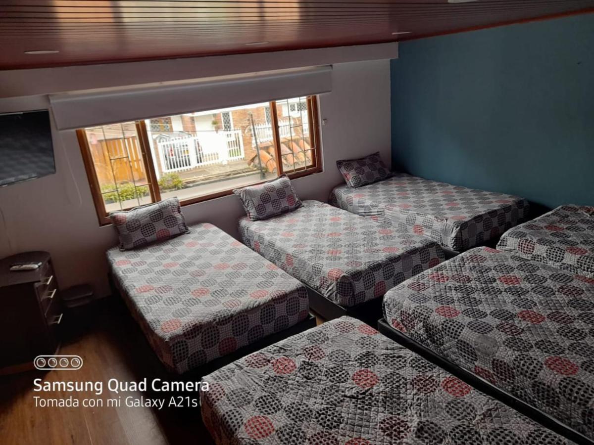 La Parada Del Tren Hostel Bogotá Zewnętrze zdjęcie